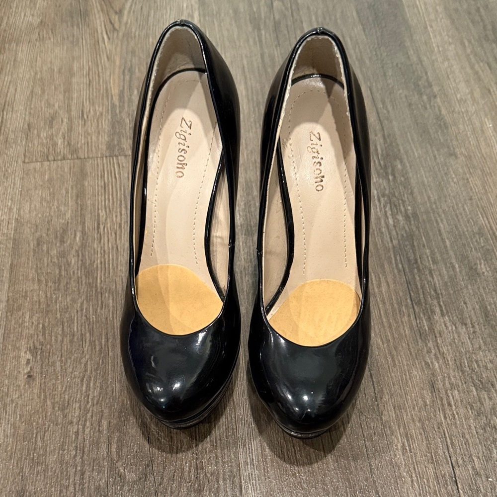 Zigi Soho Glossy Black Heels